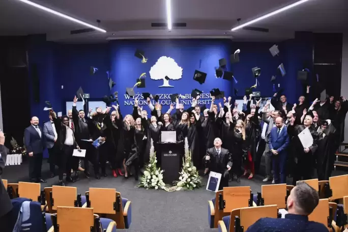 nabór zimowy na National Louis University