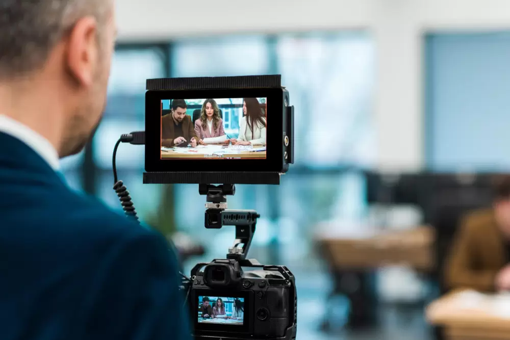 Jakie są najnowsze trendy w produkcji filmów korporacyjnych dla firm startupowych? 