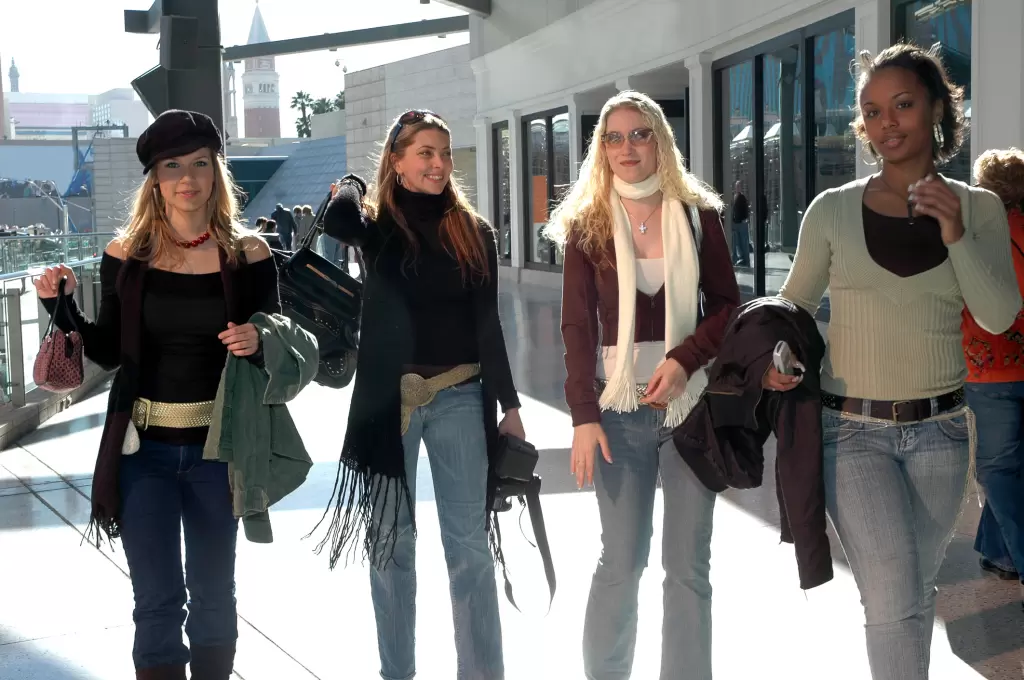 Jaki outfit przygotować na Juwenalia? Propozycje dla każdego 