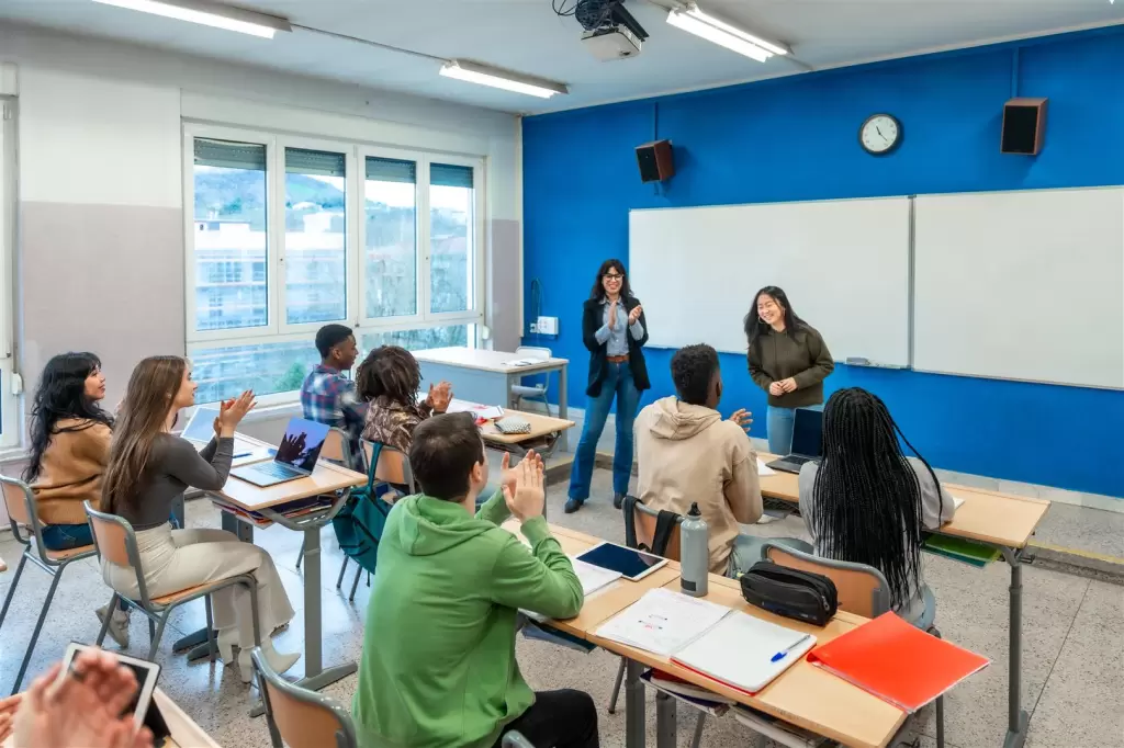 Nowoczesne formy kształcenia – studia podyplomowe, szkoła językowa, kursy zawodowe: co wybrać? 